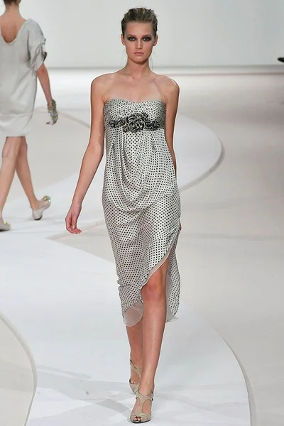 Look 19